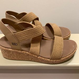 Sketches Arch fit wedge sandals